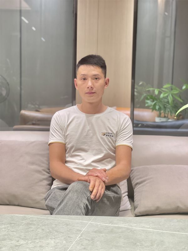 安顺装修工长杨彪
